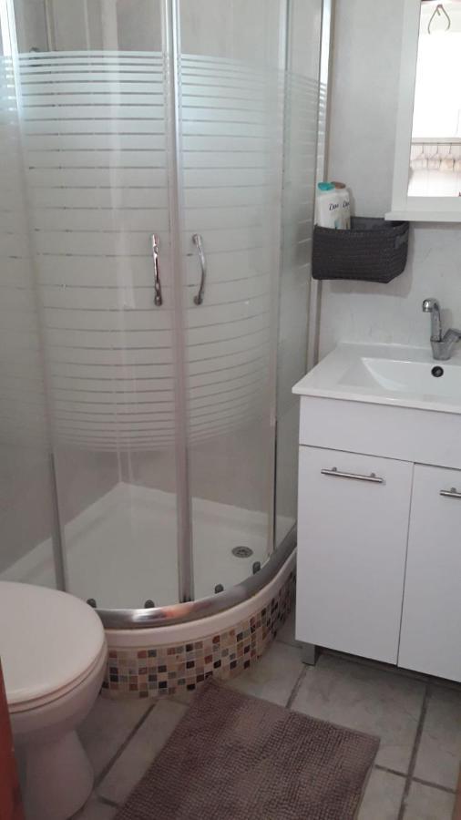Kibbutz Hatzor A Room Close To Ashdod Hatzor Ashdod Bagian luar foto