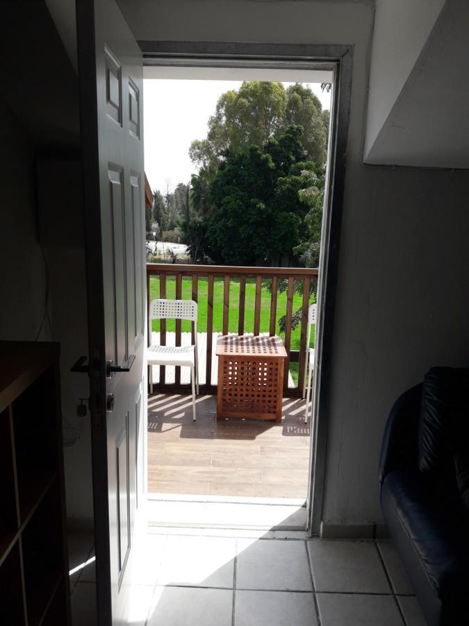 Kibbutz Hatzor A Room Close To Ashdod Hatzor Ashdod Bagian luar foto